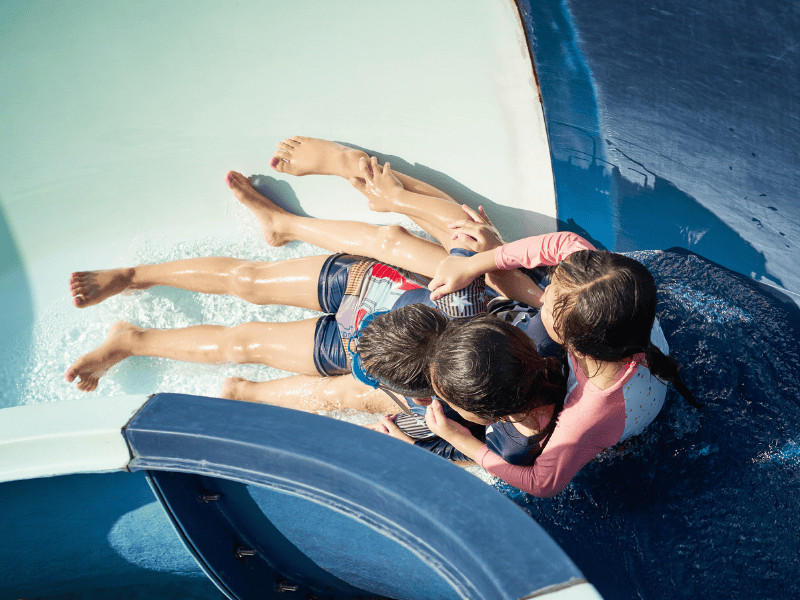 Ideen für Ausflüge mit Kindern: Erlebnisbad