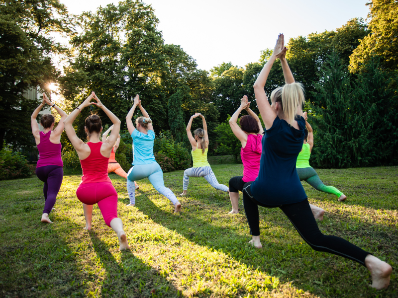 ruhige JGA Idee Frauen: Yoga-Retreat