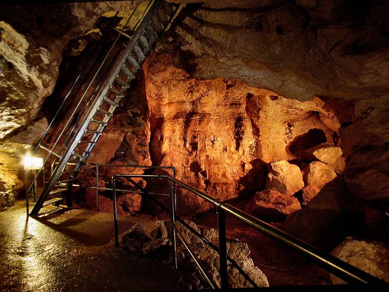 DIE Laichinger Tiefenhöhle, Schauhöhle in Deutschland